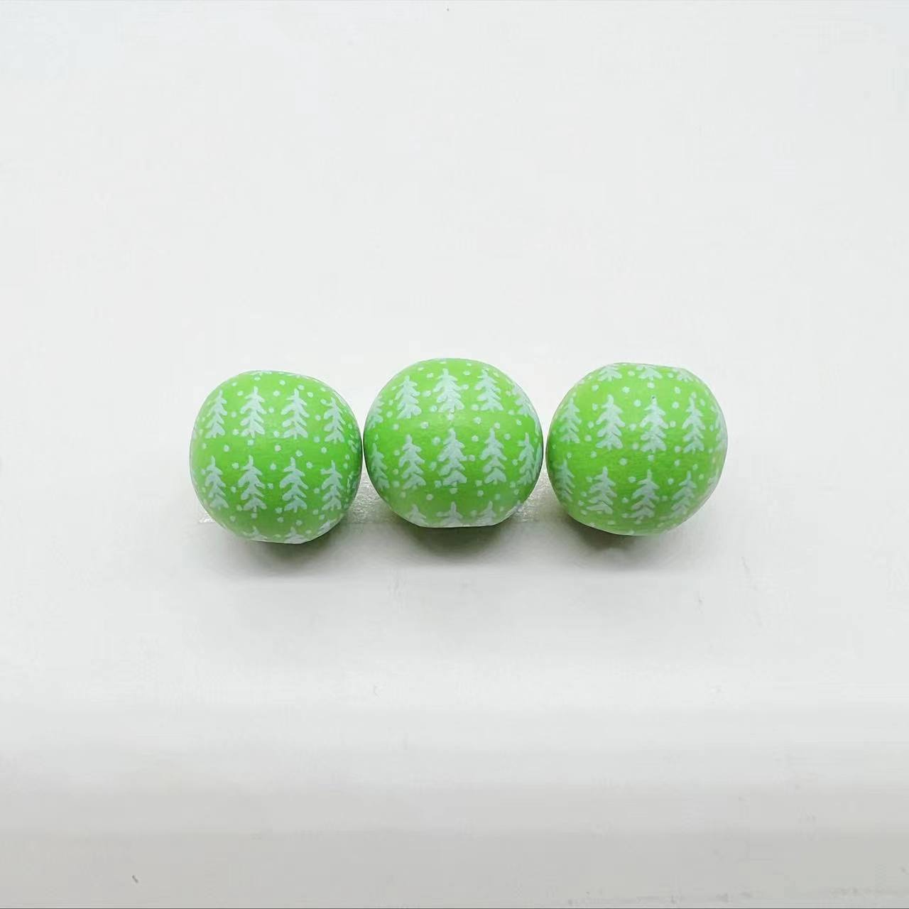Al por mayor 150pcs/paquete de naves de Navidad Hemu San Beads impresos